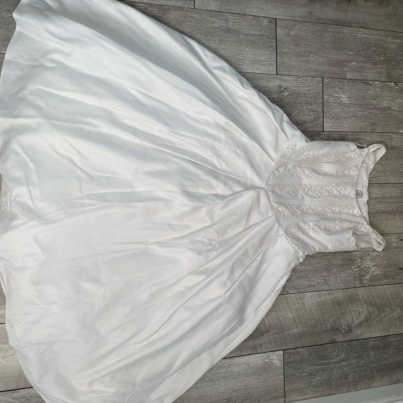 Size 18 white wedding dress. Comes with the train and petticoat. $1200 OBO - Picture 8 of 11